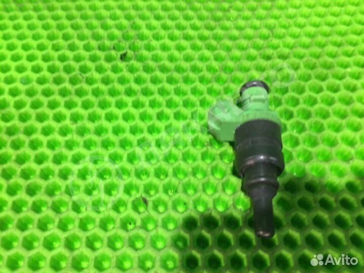 Форсунка Mercedes-Benz C W203 M271