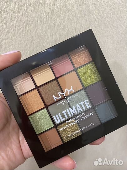 Nyx набор новрй косметики пудры, тени, хайлайтеры