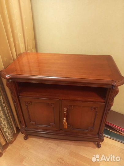 Тумба под телевизор