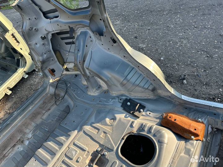 Крыло заднее левое Peugeot 4007