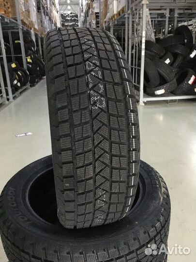 Tourador Winter Pro TSS1 225/55 R19 99T