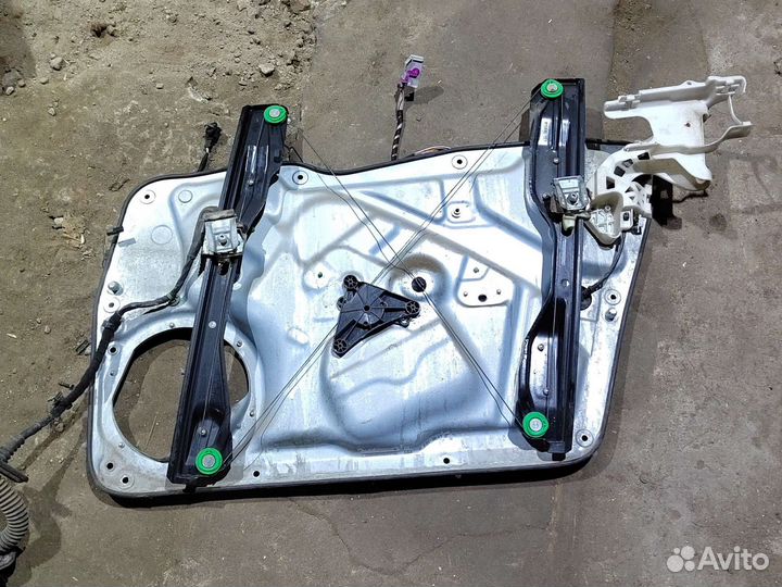 Стеклоподъемник передний Volkswagen Tiguan