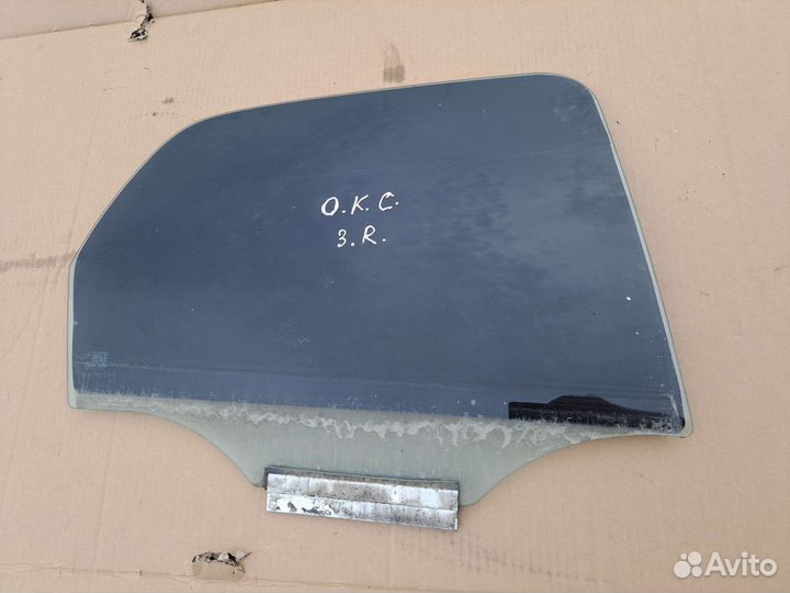 Опель Корса С стекло заднее правое