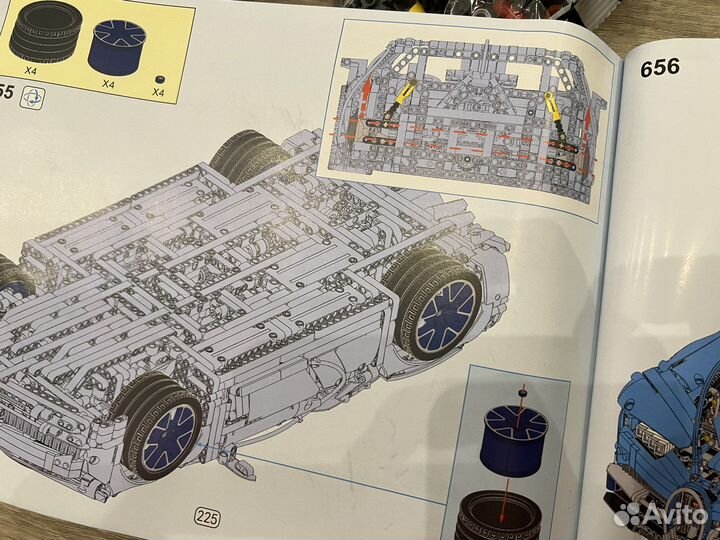 Конструктор Bugatti Chiron Lego на пульте,42083