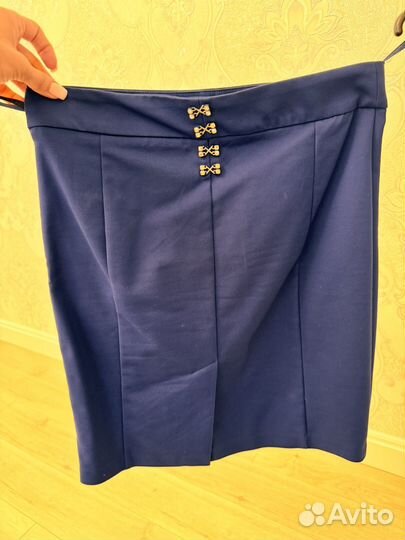 Костюм двойка с юбкой и жилетом женский 44р