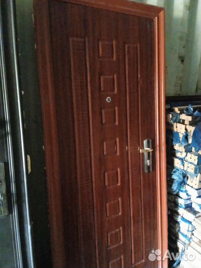 Дверь входная металлическая