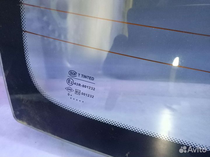 Заднее ветровое стекло Renault Logan 1