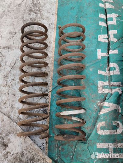Задние стойки пружины