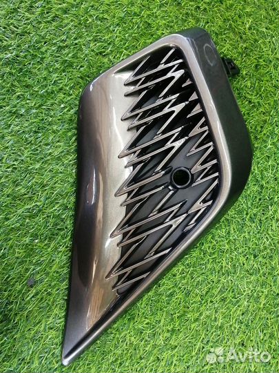 Решетка в бампер правая Lexus Nx200 Z10 2018