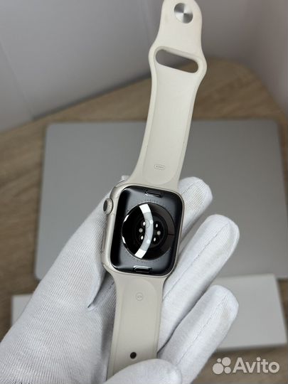 Apple Watch S7 45mm Starlight