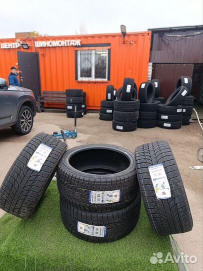 Triangle PL01 235/40 R18 95R