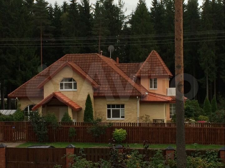 Дом 250 м² на участке 18 сот.