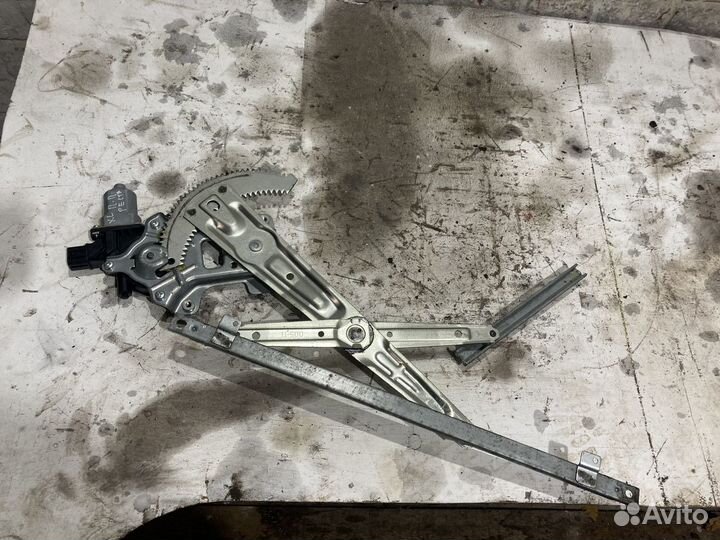 Стеклоподъемник передний правый Outlander XL