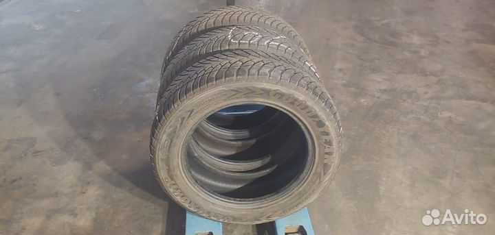 Goodyear UltraGrip+ SUV 235/60 R18 107H