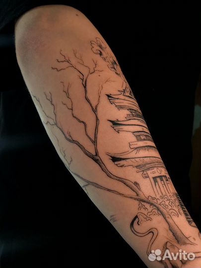 Татуировка, тату мастер в студии