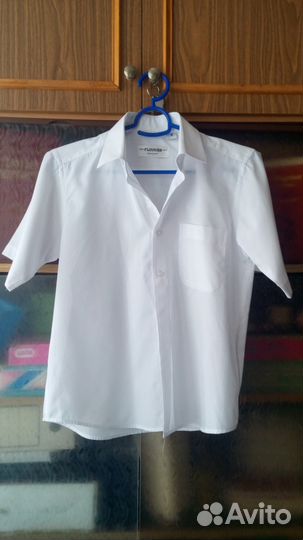 Школьная белая рубашка