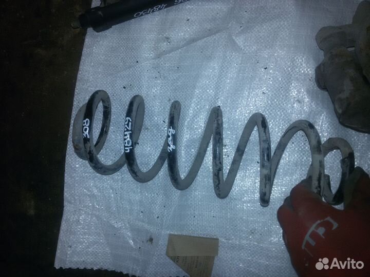 Пружина Peugeot 308 408 C4 C4 2