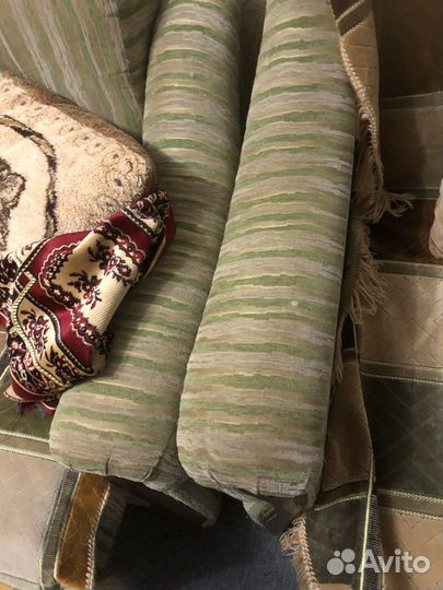 Продам Диван с креслами