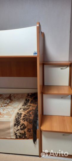 Двухярусная кровать