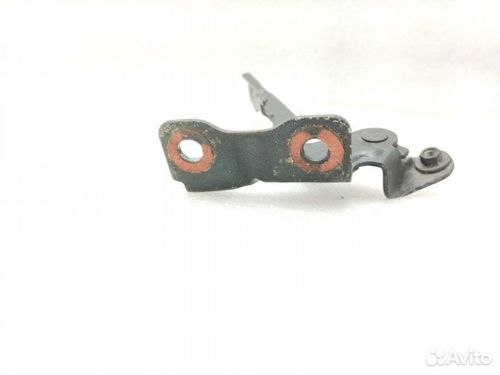 Петля капота левая Chevrolet Cruze J300 F16D3 2013