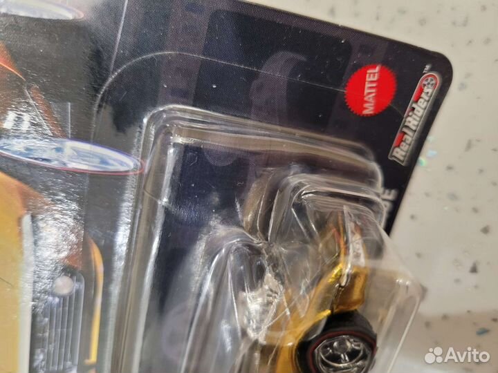 Hot wheels 1:64 68 corvette GAS monkey garage