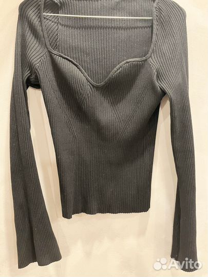 Кофта с красивым вырезом L