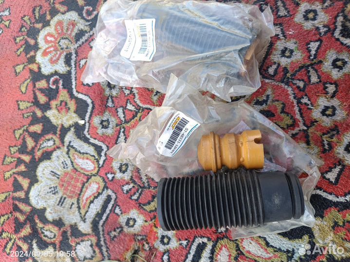 Пыльник стойки mazda