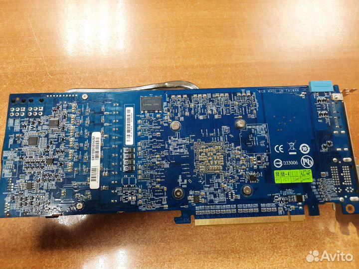 На запчасти Radeon HD 6870 1 Gb