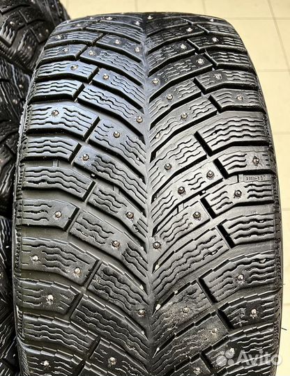 Michelin X-Ice North 4 235/45 R18 98T