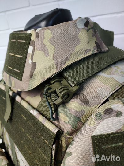 Бронежилет Universal Armor с подсумком