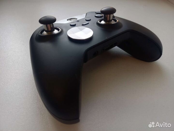 Геймпад Xbox One Elite