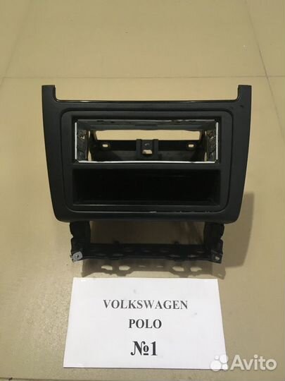 Торпедо Volkswagen Polo