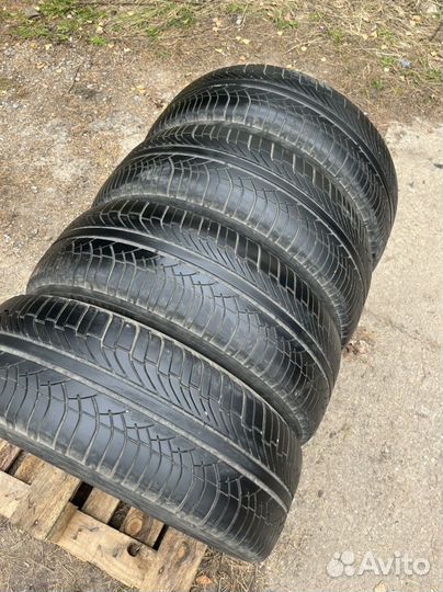 Michelin Latitude Diamaris 215/65 R16