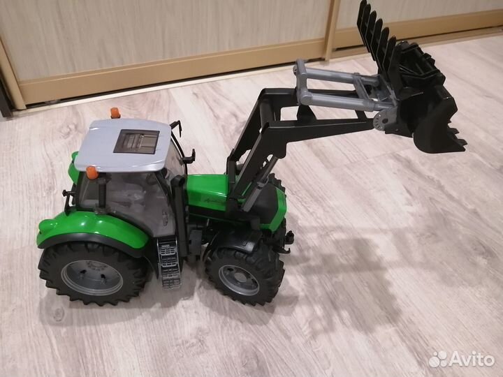 Трактор Bruder Deutz Agroton