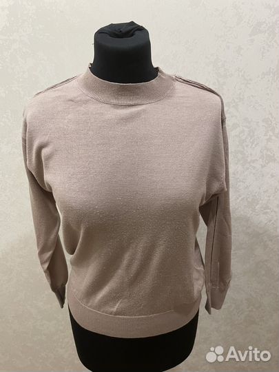 Отдам даром женские вещи