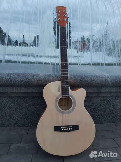 Гитара акустическая