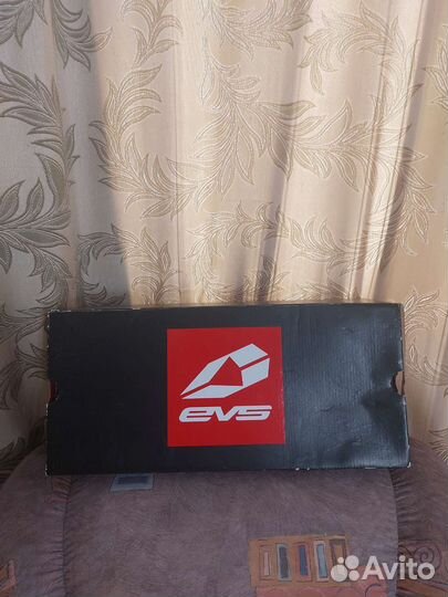 Наколенники EVS Epic