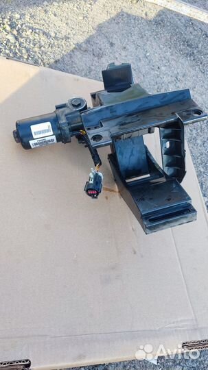 Электромотор, кронштейн задний, правого порога