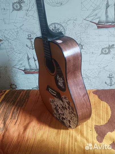 Акустическая гитара