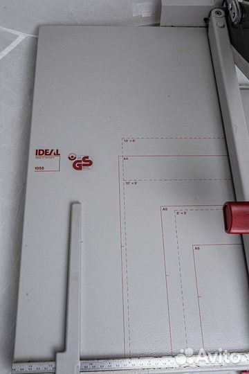 Сабельный резак для бумаги ideal 1058
