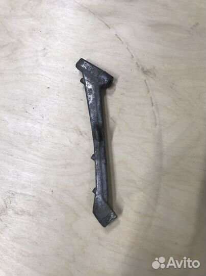 Кронштейн впускного коллектора Octavia A7