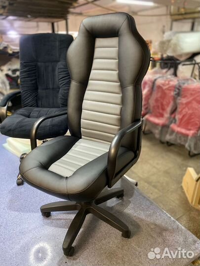 Компьютерное офисное кресло