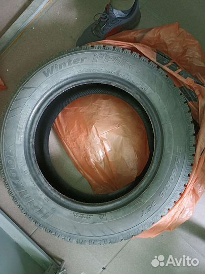 Hankook Winter I'Pike 215/60 R16