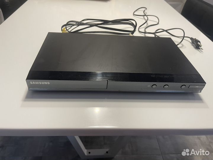 DVD плеер Samsung DVD-D530 с USB