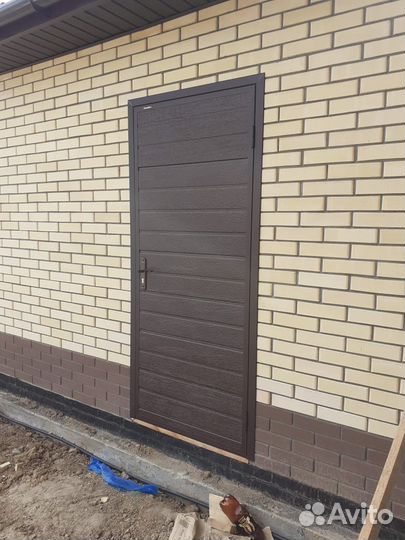 Дверь для гаража