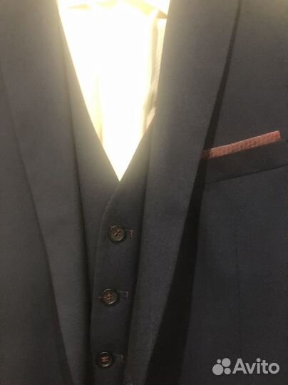 Костюм тройка