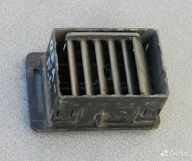 Дефлектор торпедо левый Opel Frontera A