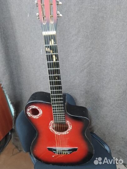 Акустическая гитара