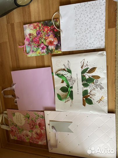 Бумажные подарочные пакеты