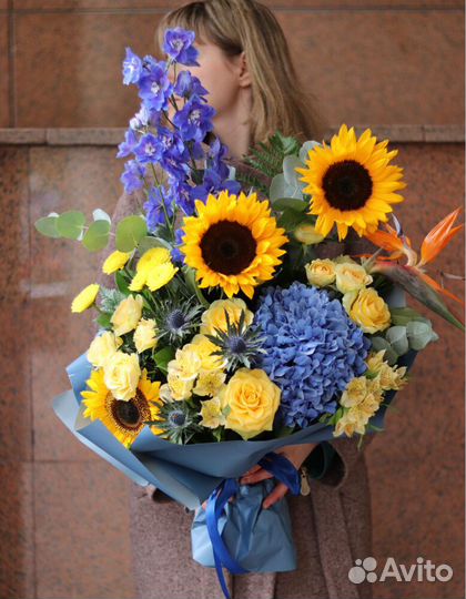 Доставка букетов из роз, гербер и гортензий